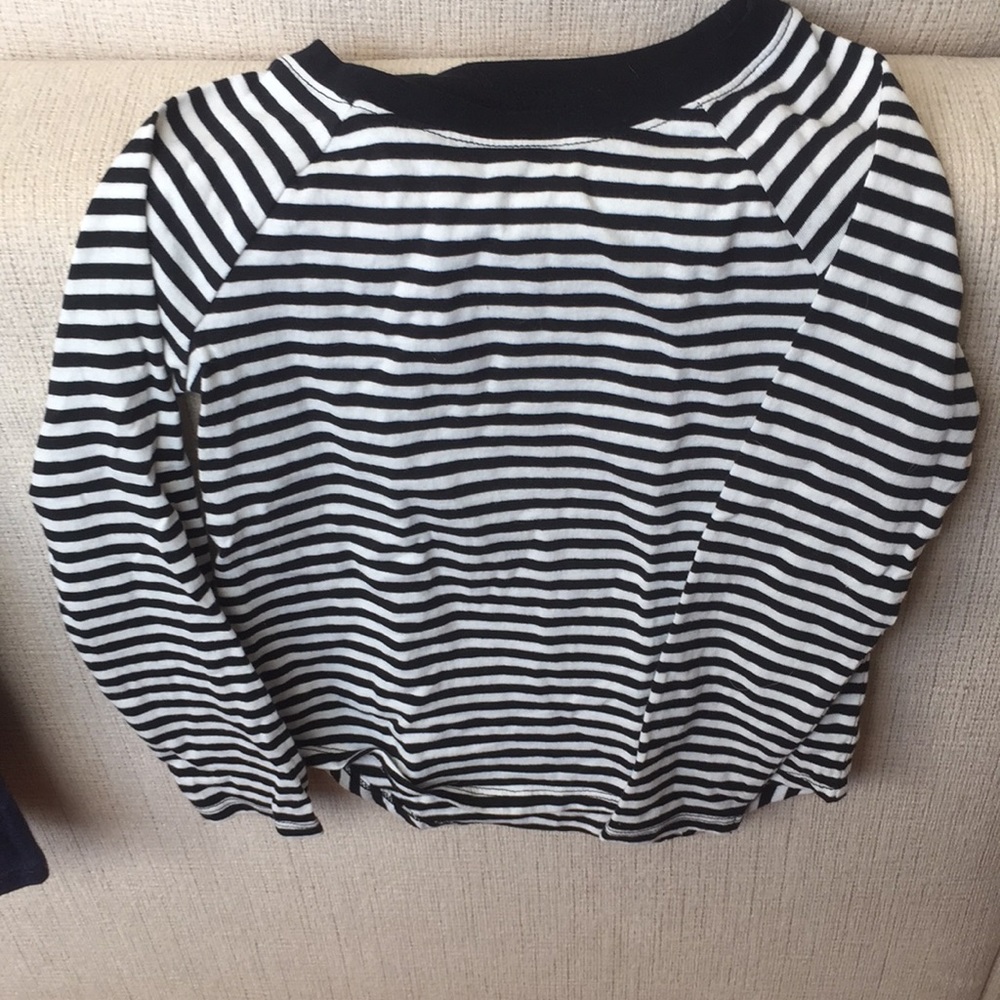 Bundle of 2 4/5 T tops